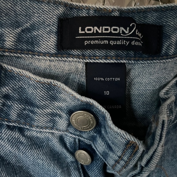 London Fog Low Rise Light Wash Jeans - Picture 3 of 4